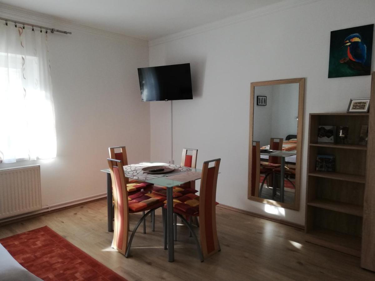 Fuege Vendeghaz Hotel Мисколк Екстериор снимка