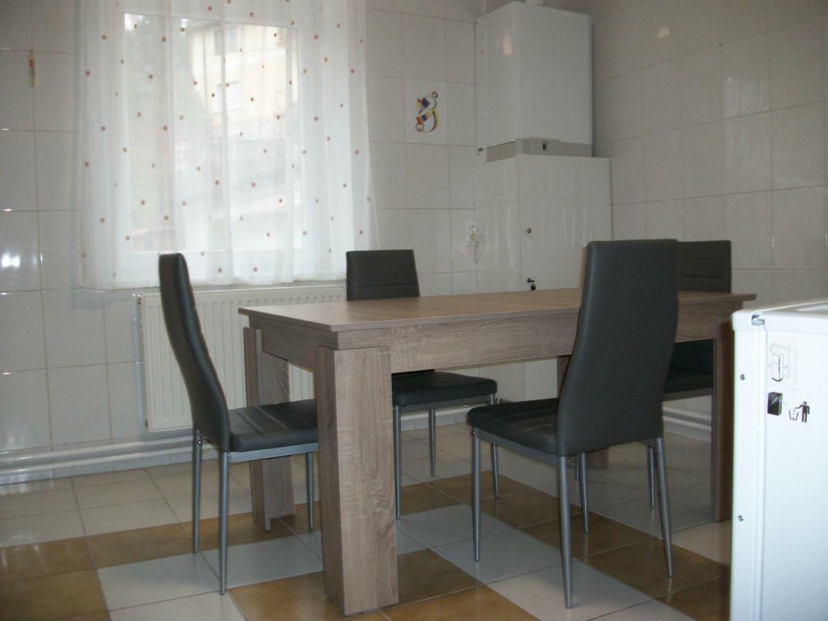 Fuege Vendeghaz Hotel Мисколк Екстериор снимка