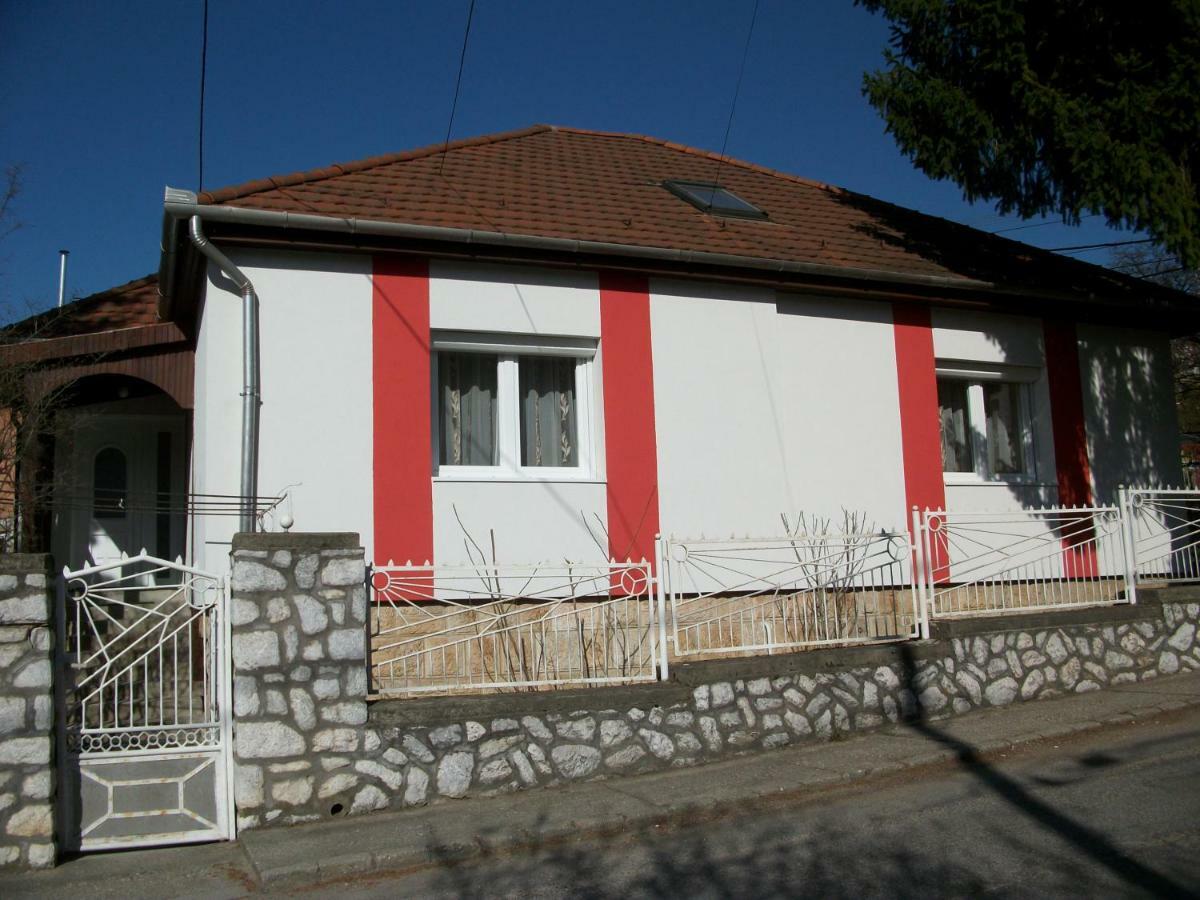 Fuege Vendeghaz Hotel Мисколк Екстериор снимка
