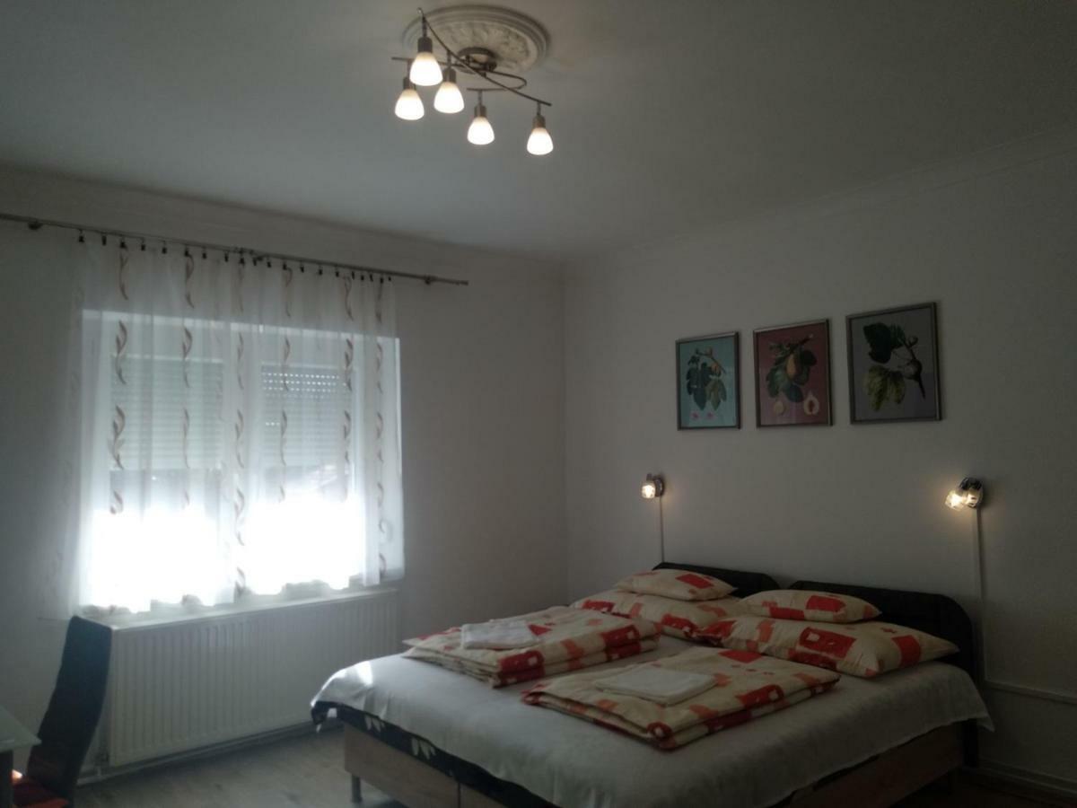 Fuege Vendeghaz Hotel Мисколк Екстериор снимка