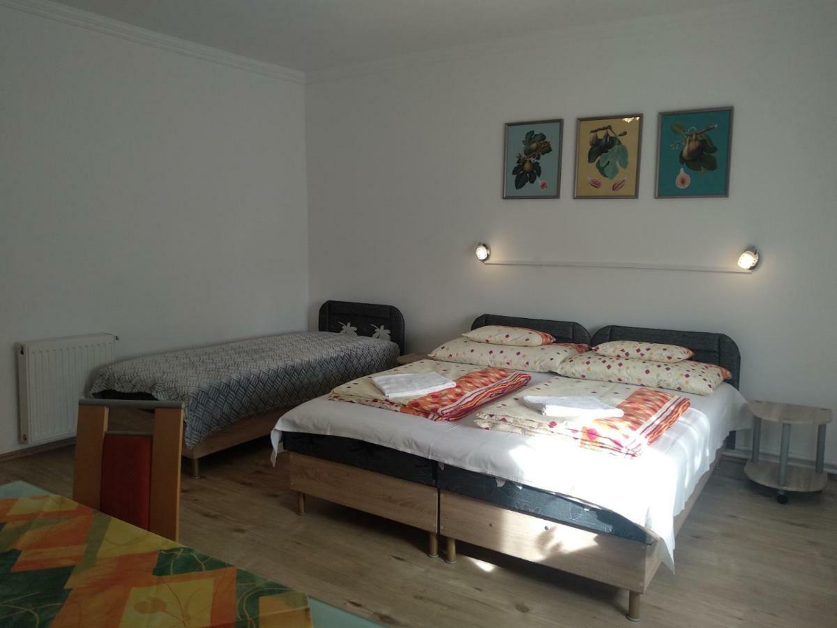Fuege Vendeghaz Hotel Мисколк Екстериор снимка