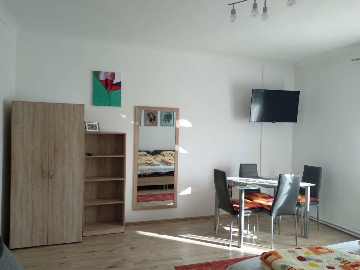 Fuege Vendeghaz Hotel Мисколк Екстериор снимка