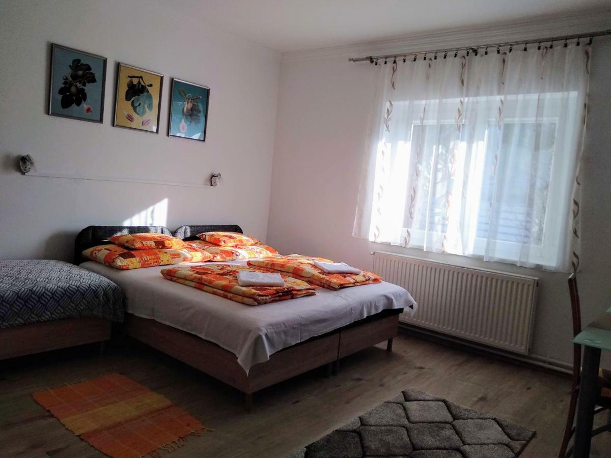 Fuege Vendeghaz Hotel Мисколк Екстериор снимка